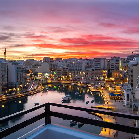 Spinola Fantastic Seafront Duplex & Penthouse 公寓 *