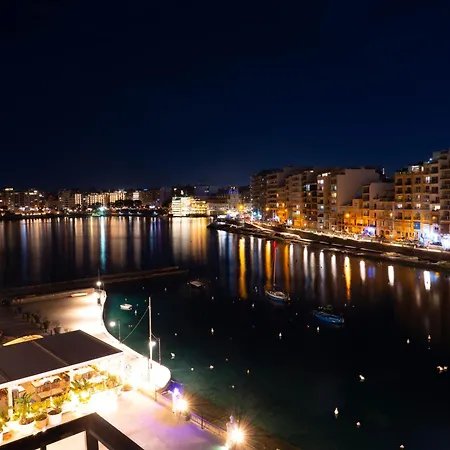 Spinola Fantastic Seafront Duplex & Penthouse 公寓