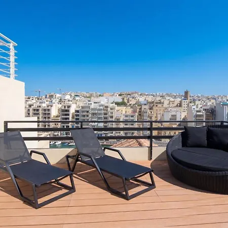 Spinola Fantastic Seafront Duplex & Penthouse *