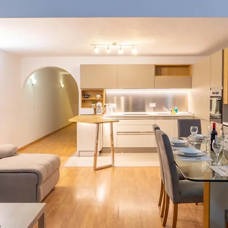 Spinola Fantastic Seafront Duplex & Penthouse Saint Julian's
